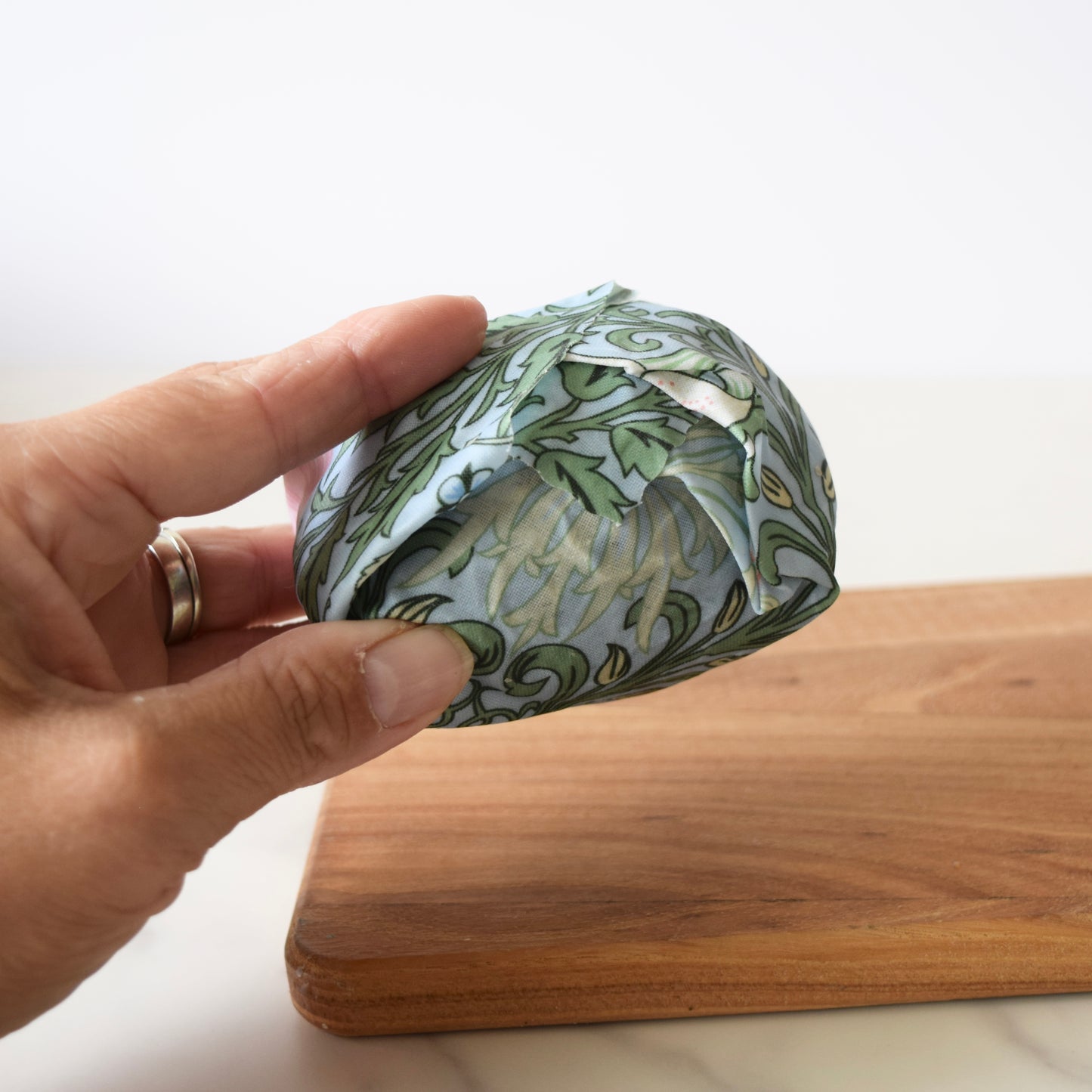 Simply Nature Beeswax food Wraps Set – William Morris. Self sealing Eco friendly food storage.