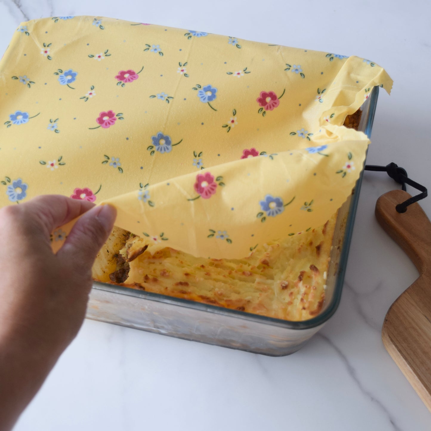 Ditsy Floral Yellow (Large 14” x 11”) Reusable self sticking Beeswax food Wraps.
