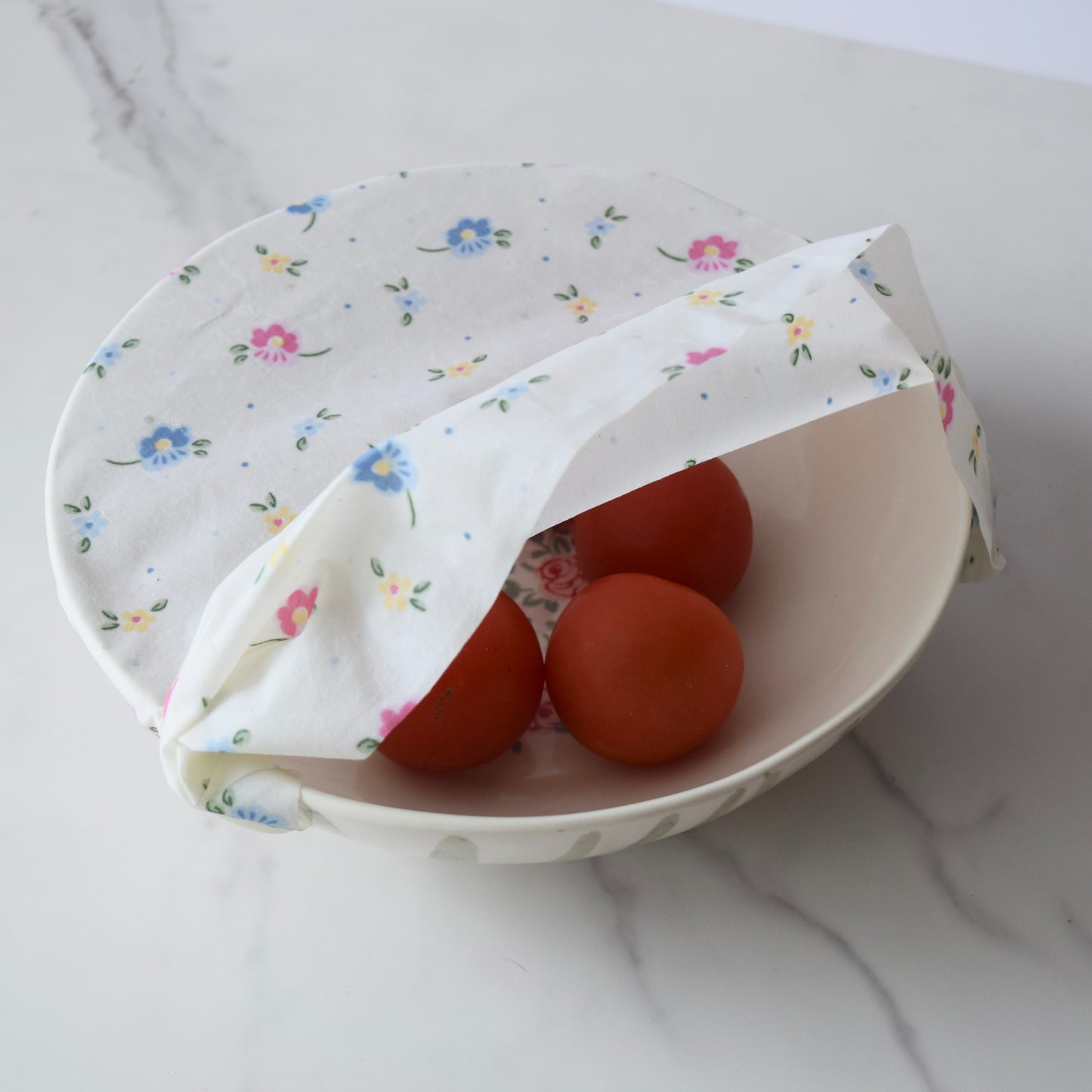 Ditsy Floral White (Large 14” x 11”) Reusable self sticking Beeswax food Wraps.